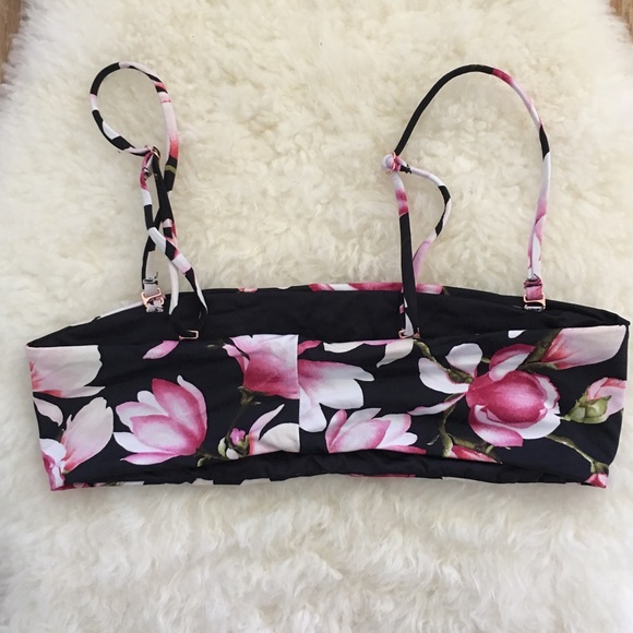 Rare Frankie’s bikinis joy top XS in black lotus - Picture 4 of 5